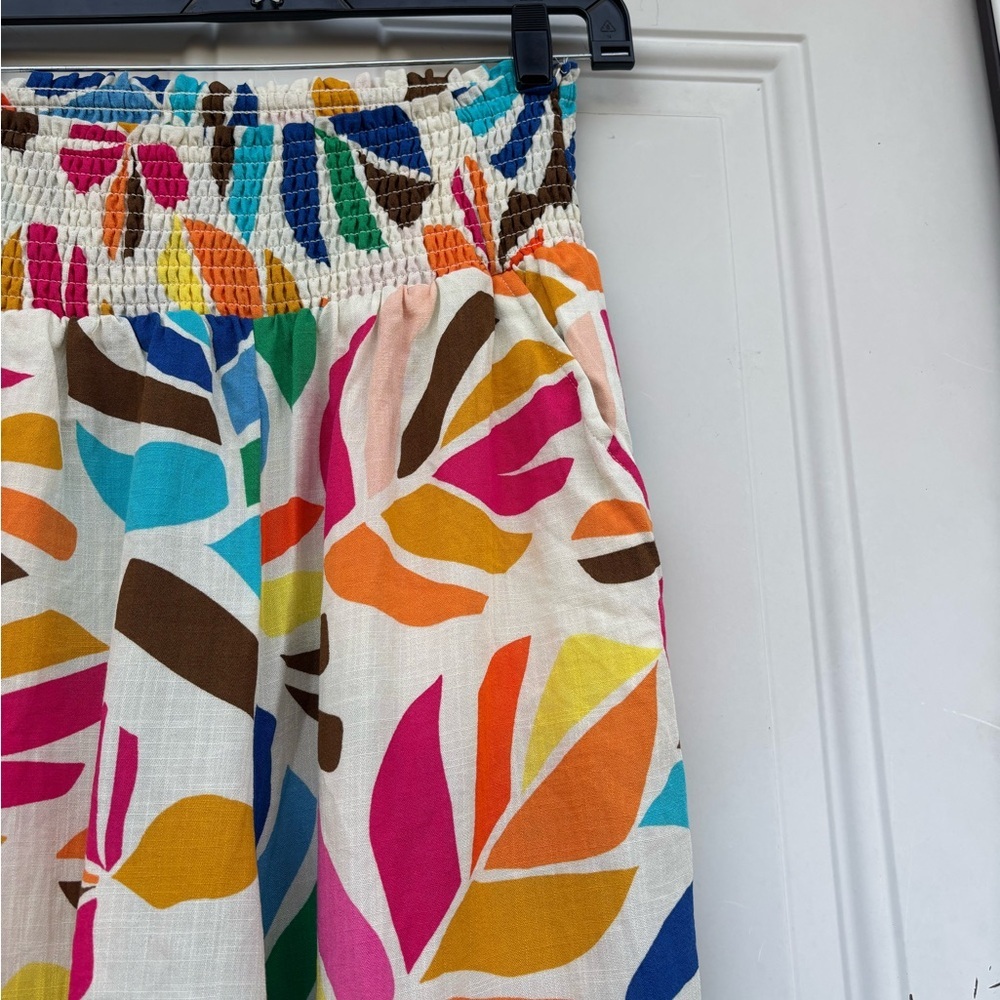 Wide-Leg Multicolor Leaf-Print Smocked-Waist Pants - Picture 2 of 4